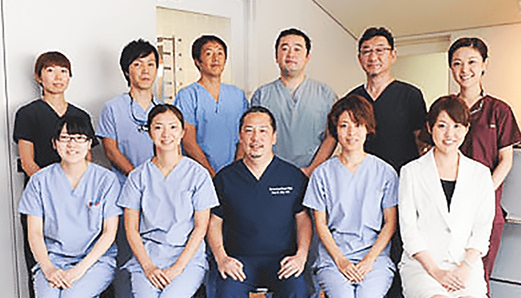 卒後歯科医師教育機関（国際デンタルアカデミー）の講師も務める現役の歯科医師が対応